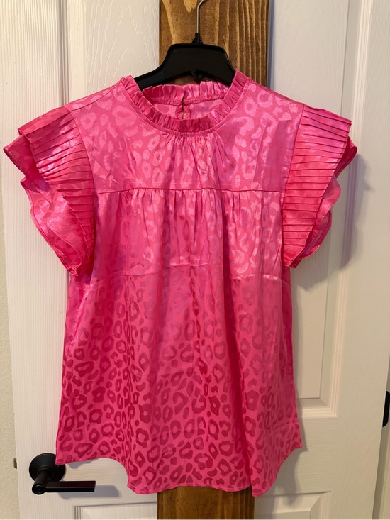 Tops - Pink Leopard Print Ruffled Sleeve Top